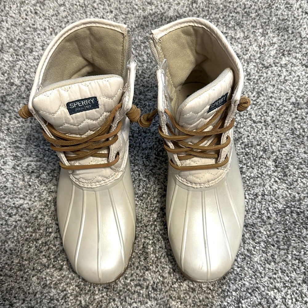 Sherry quilted boots cream color. Smoke free home